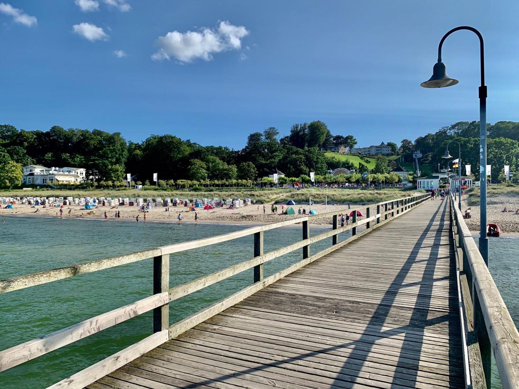 Ferienwohnung Mit Meerblick Und Sauna Gohren Bagian luar foto